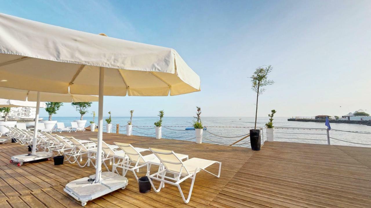 Rocks Hotel & Casino Kyrenia  Exterior photo
