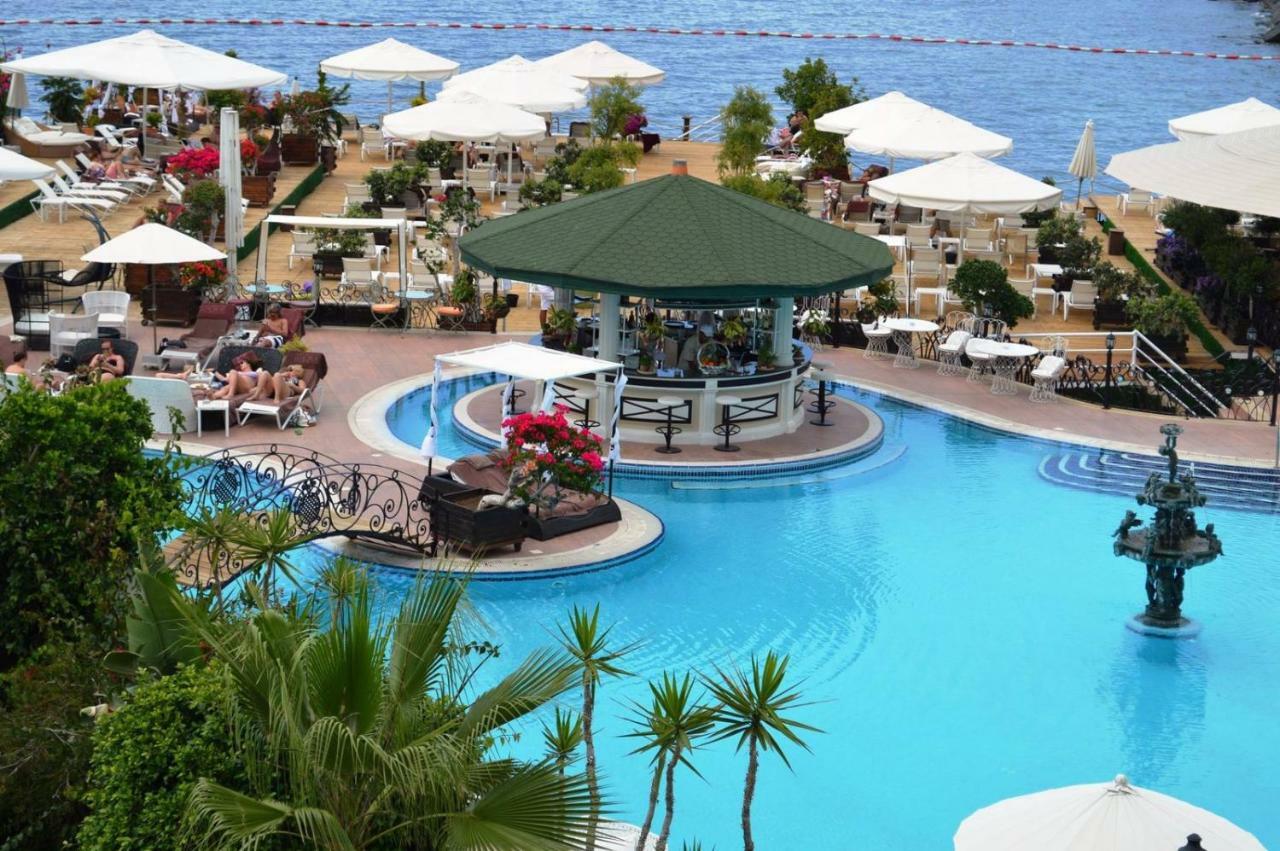 Rocks Hotel & Casino Kyrenia  Exterior photo